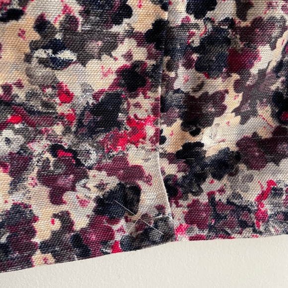 Talbots Abstract Floral Pencil Skirt Size 8 - Picture 6 of 6